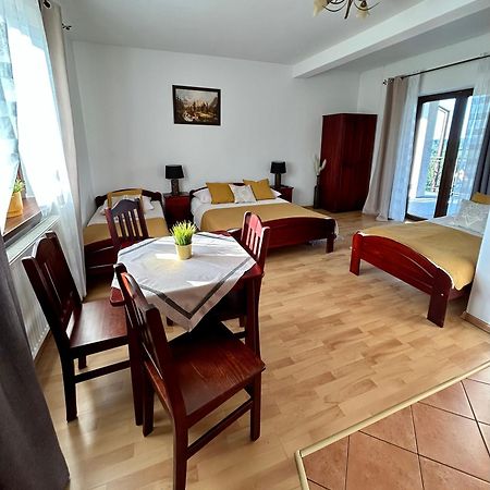 Pokoje Goscinne U Wioli Zakopane Esterno foto